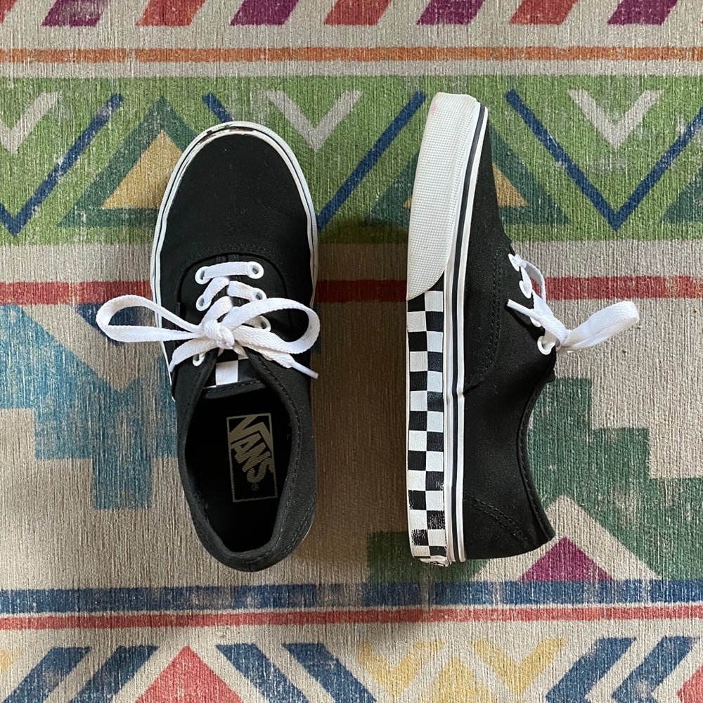 LIMITED EDITION CLASSIC BLACK CHECKERED VANS 🏁